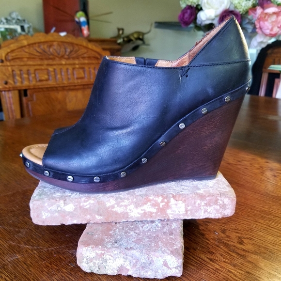 Open Toe Wedge - Picture 3 of 6